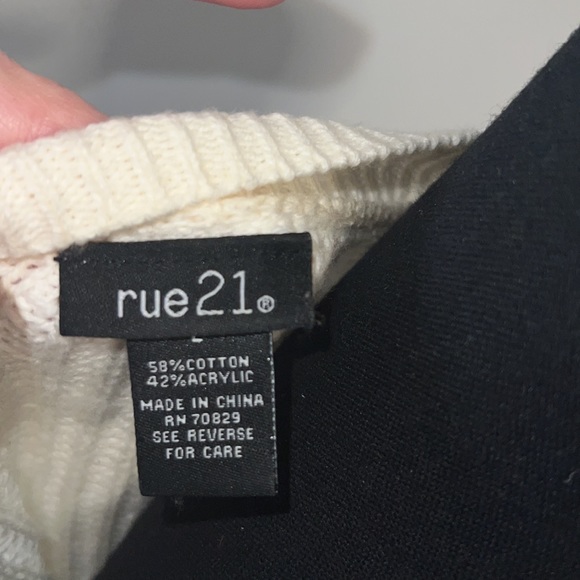 Sweater - Picture 3 of 4